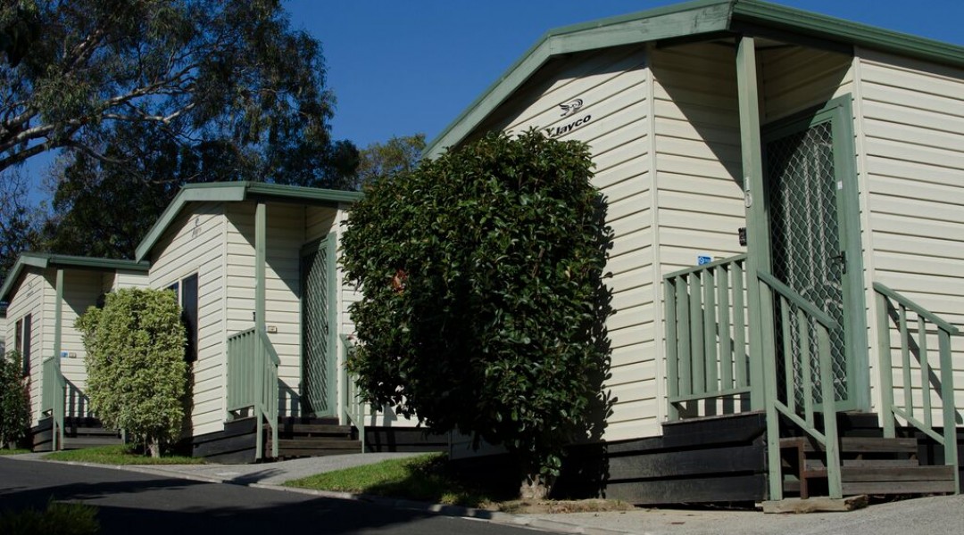1 bedroom cabin 5 berth melbourne accommodation self contained