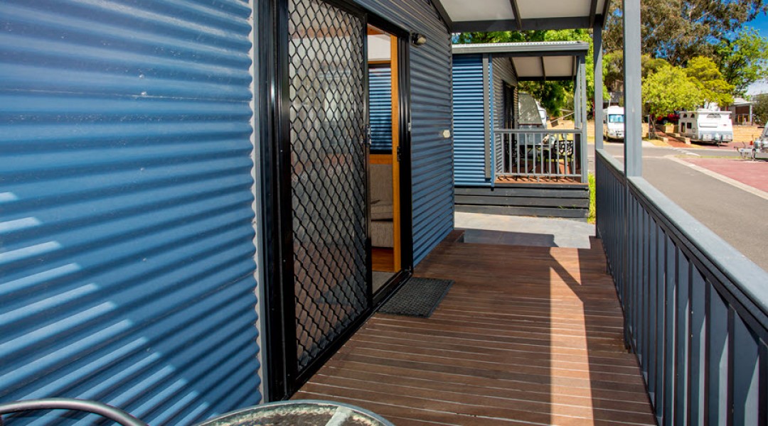 BIG4 Melbourne Accommodation One Bedroom Superior Cabin 5 berth 900px 02